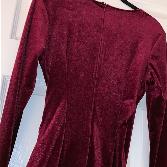 BURGUNDY VELVET WRAP DRESS SIZE SMALL. AMAZING FIT - Picture 7 of 7